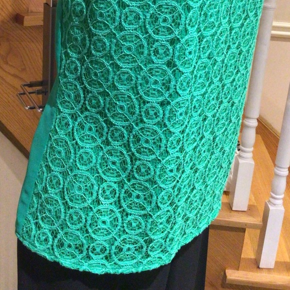 🛍2 for $30 NWOT Green sleeveless lace front top - Picture 3 of 6